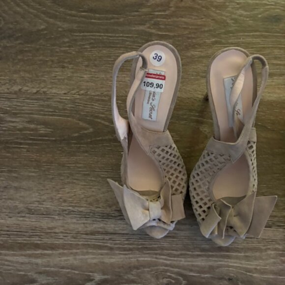 Three Pairs of European high heels for the true Fashionista - Picture 7 of 9